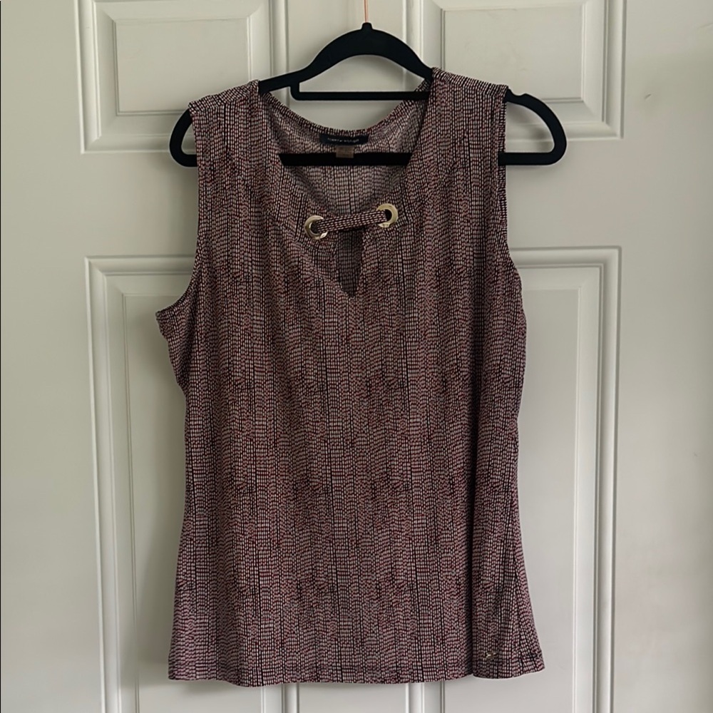 ❤️2/$15 or 3/$21❤️Tommy Hilfiger Sleeveless Top with Gold Accents, Size Large